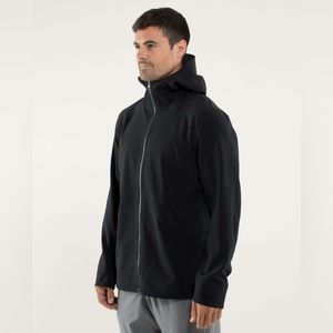Lululemon Men’s PNW Jacket in Black, size XL